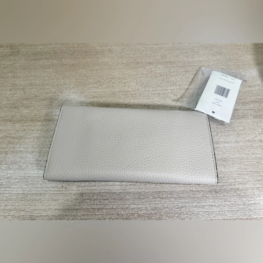NWT Steve Madden Wallet Brandie Style Cream Grey Pebble Women Brand New